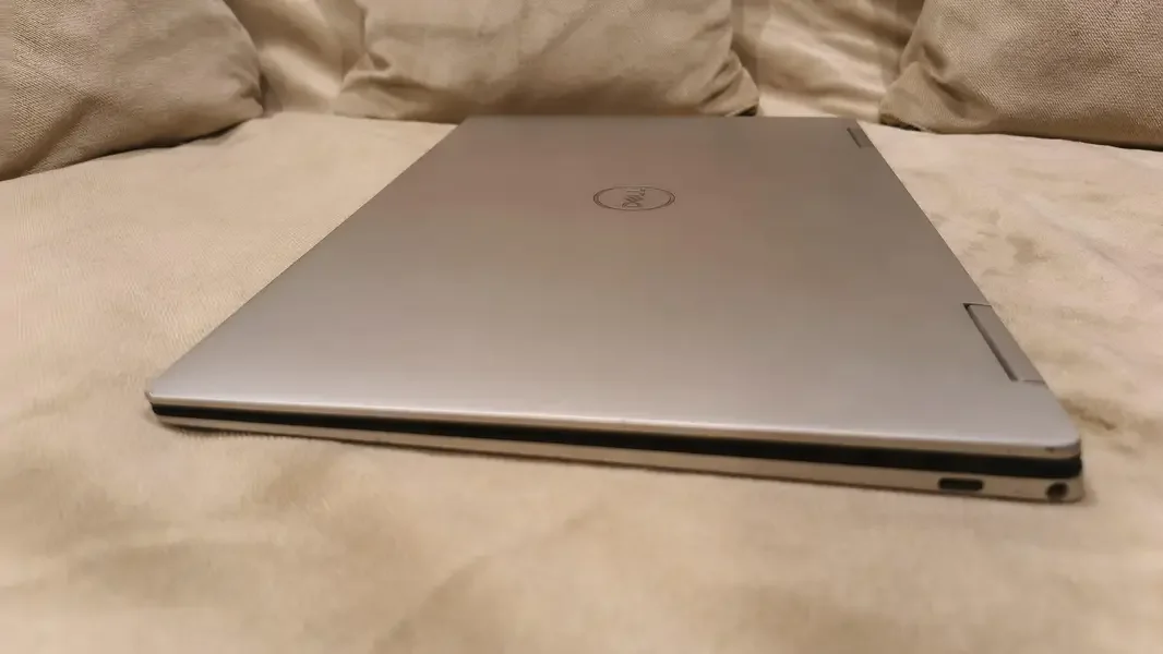 Dell XPS 7390 2 in 1 Touch 360 13.4" i5 10th gen i5-1035G1 8GB 256GB