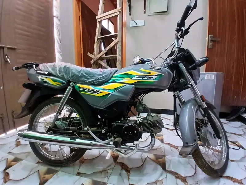 Honda CD70 Dream 2025 Silver