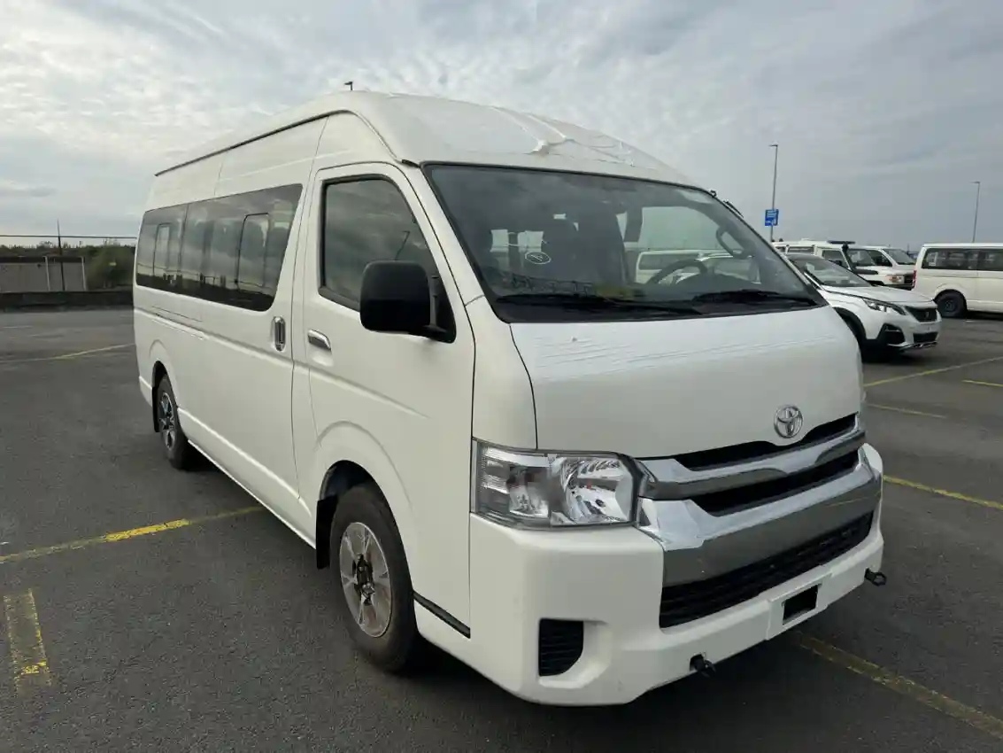 2024 Toyota Hiace GL High Roof 2.5L Turbo Diesel MT 15-Seater